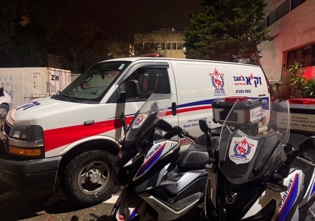אמבולנס של ארגון זק"א בשטח