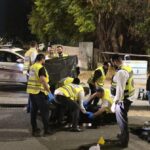 מתנדבי זק״א פועלים בזירת תאונת דרכים קטלנית בחולון