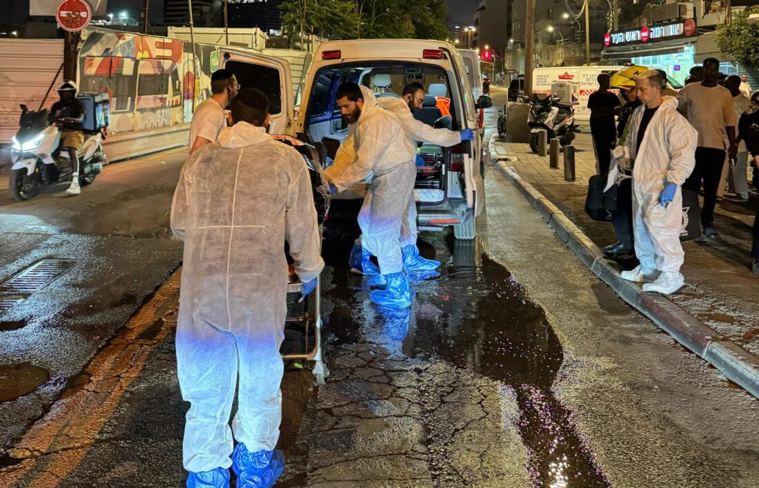 מתנדבי ארגון זק״א בזירת מוות בריקבון