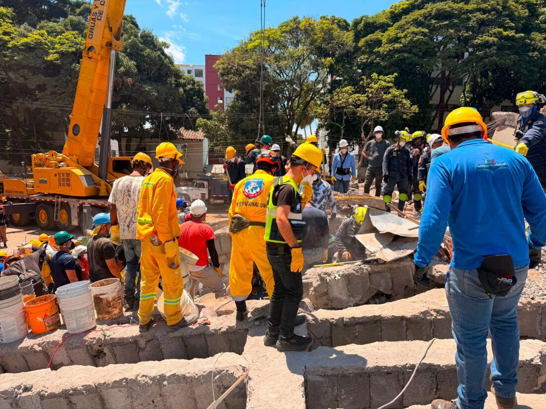 החטיבה הבינלאומית של זק״א פועלים באסון רעידת האדמה בקולומביה