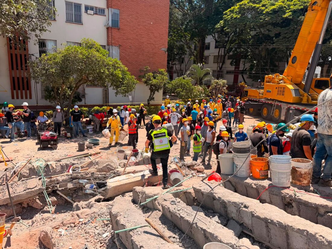 החטיבה הבינלאומית של זק״א פועלים באסון רעידת האדמה בקולומביה